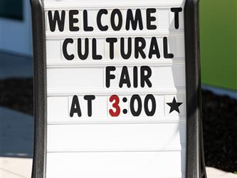 Welcome sign to the fair